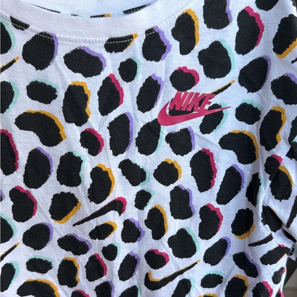 Nike 2pc animal print short set - Picture 2 of 3